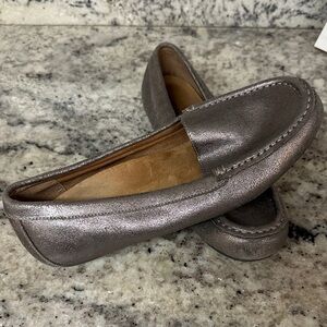 Vionic Women's Silver Loafers